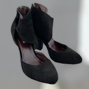 new never worn black suede asymmetrical heels ( report signature )